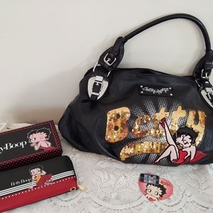 NWT Large Handbag And Wallet Featuring "Betty Boop"